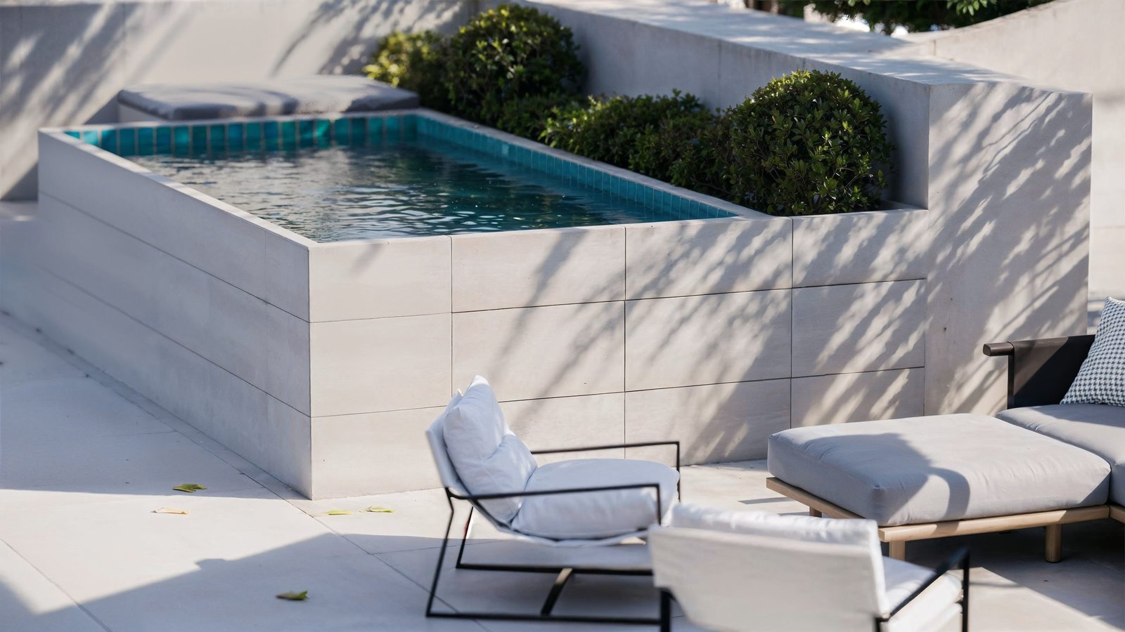 Piscina exterior representada en 3D para catálogo de fabricante (3)